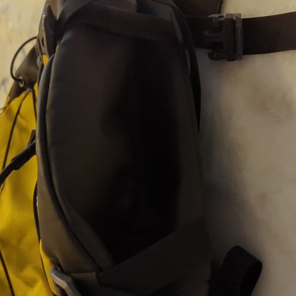 20 liter travel backpack 20L Waterproof - Ultra-Light, Durable & Award-Winning Design UNDER25 Each item from the Pikolinos Faura Leather Woven Material:Vit Era Nap Sin